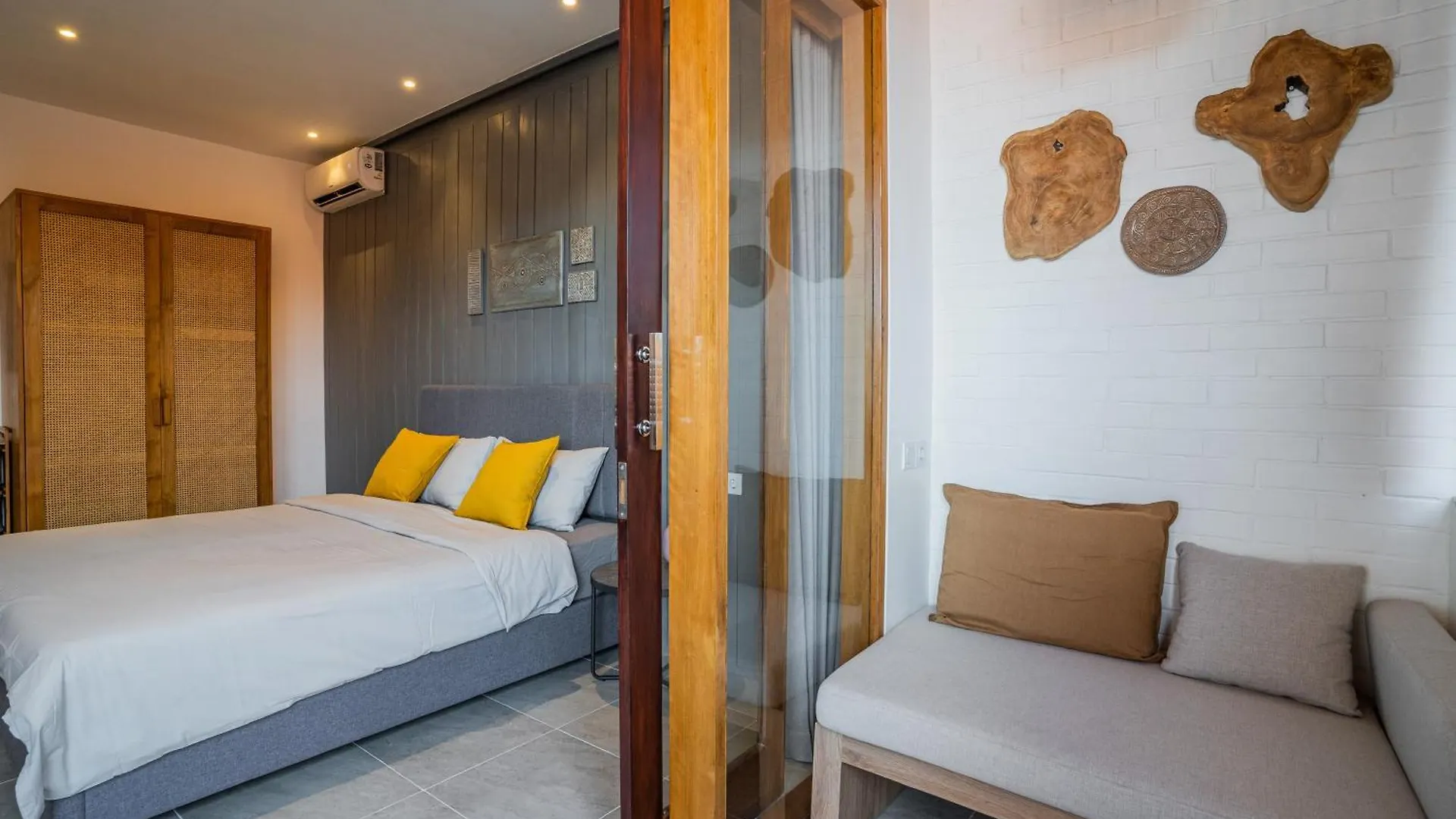 New! Villa Sony 1 - 3Br Villa Next To Legian Beach Seminyak